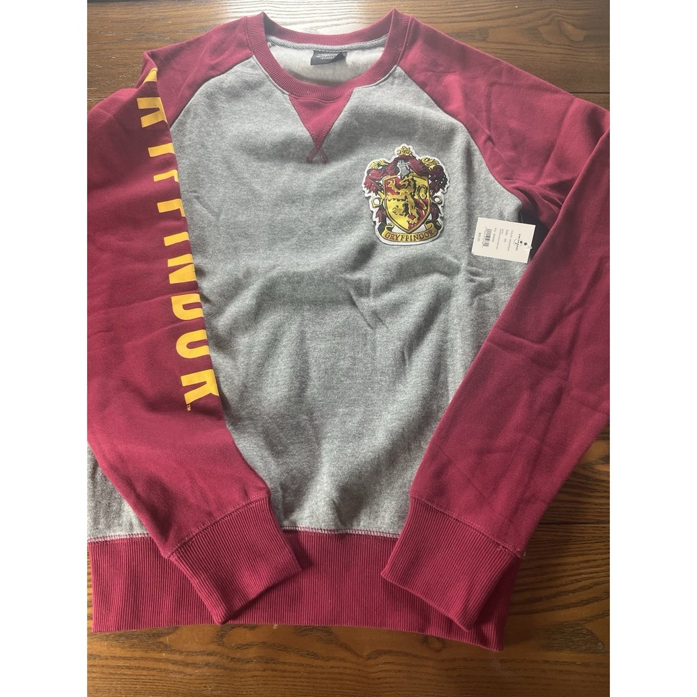 Universal Studios Wizarding World of Harry Potter Gryffindor Sweater Size XS